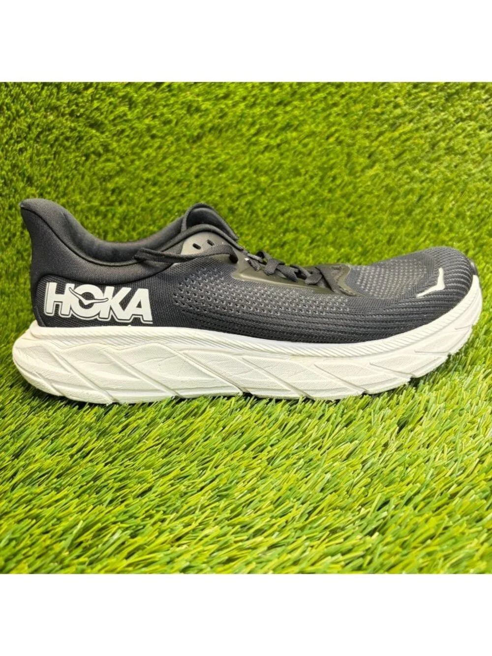 Hoka One One Arahi 7 Womens Size 10D Black White Athletic Running Shoes Sneaker